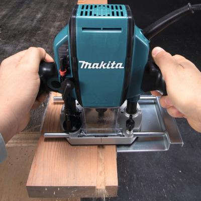 Défonceuse facile à utiliser 900W RP0900XJ pour petits diamètres - Makita